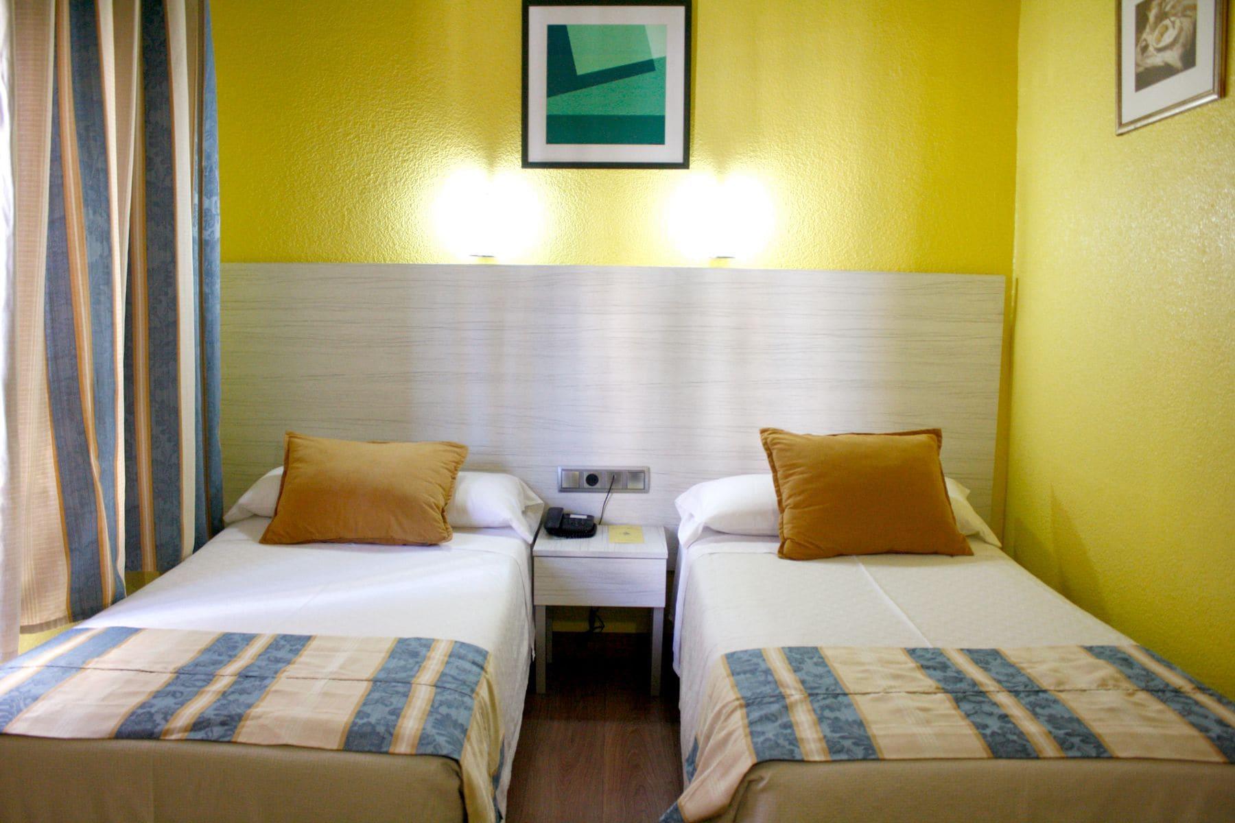 Hotel Universal Murcia Bagian luar foto