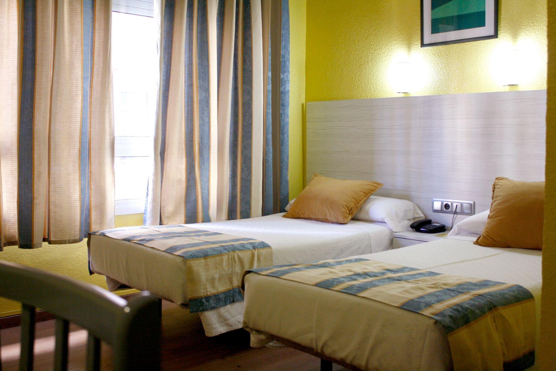 Hotel Universal Murcia Bagian luar foto