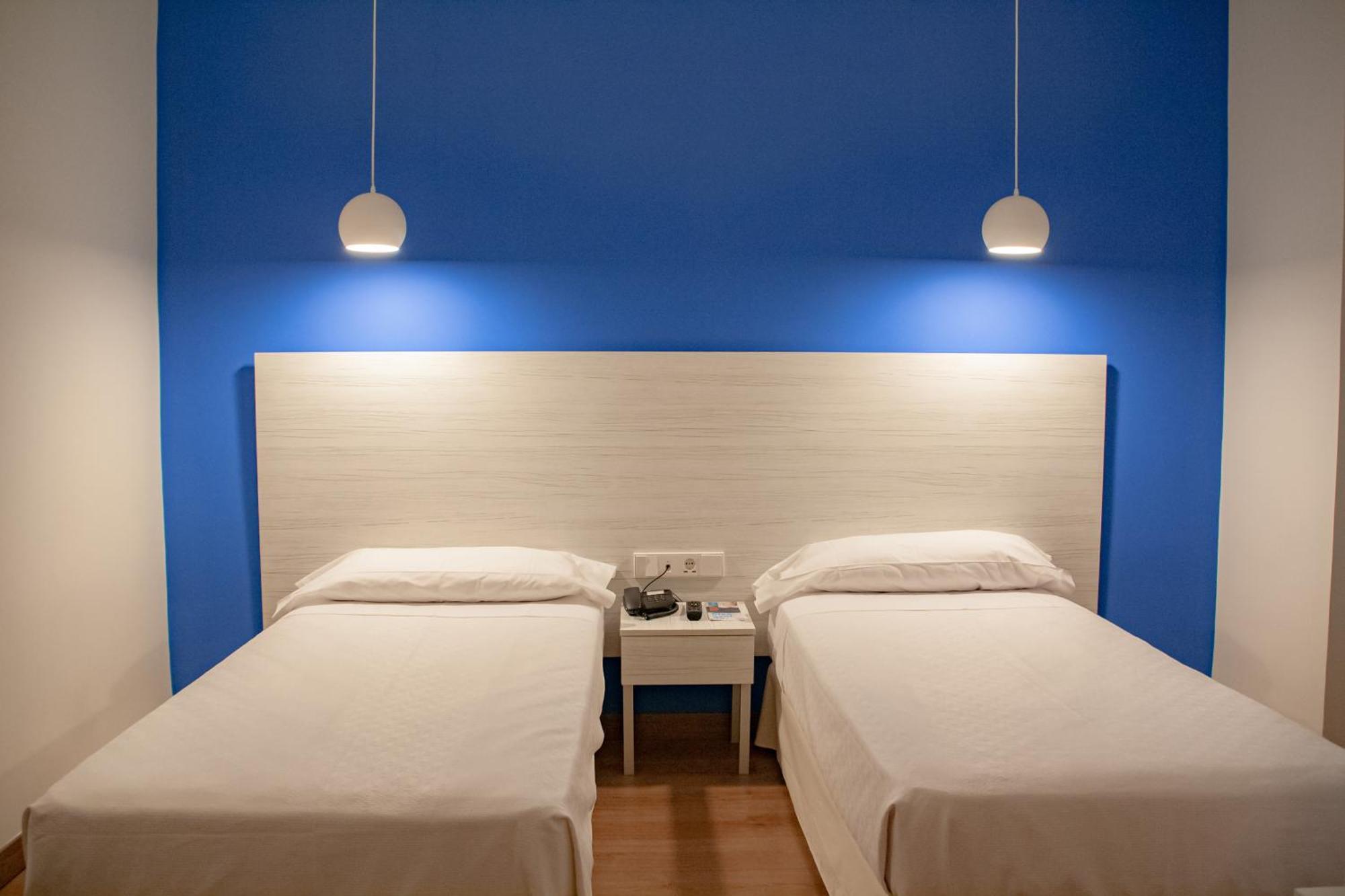 Hotel Universal Murcia Bagian luar foto