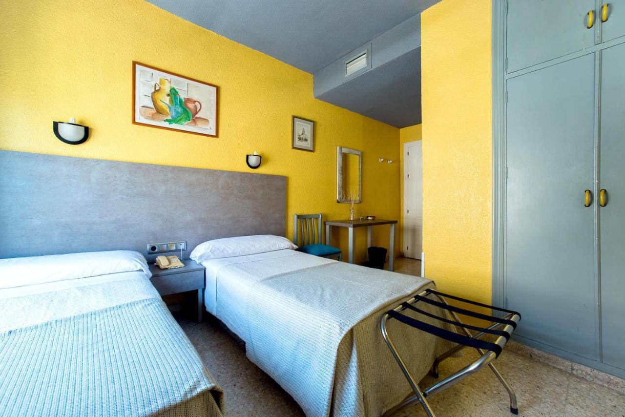 Hotel Universal Murcia Bagian luar foto